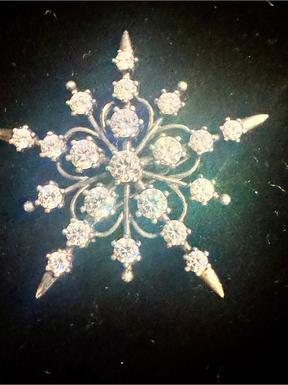 Vintage 925 Silver Snowflake brooch with CZ Clear Crystal accents - Picture 3 of 10